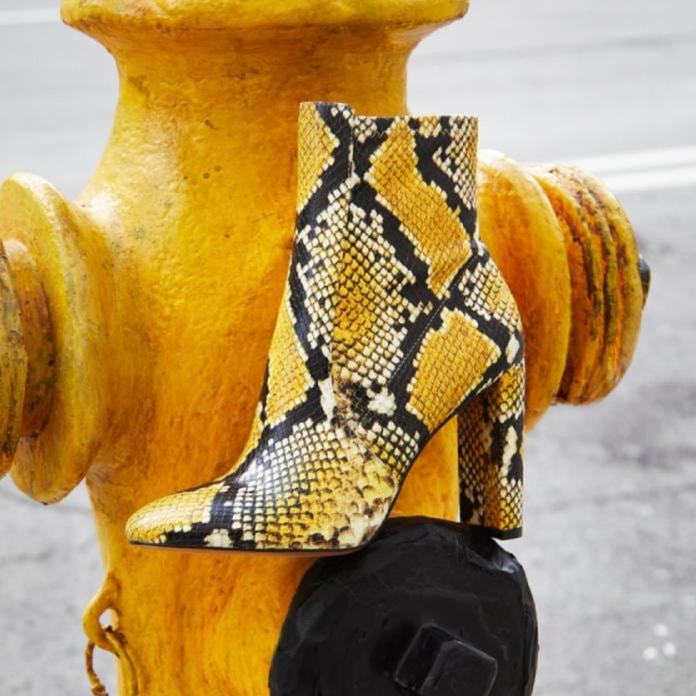 Aldo Aurellane Yellow Snake Print Boots sz 6